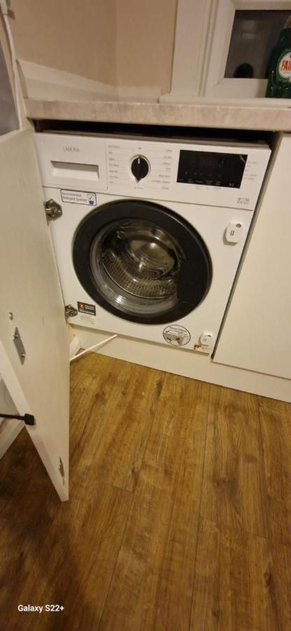 Archillects Entire Two Bedroom Comfy House - Free Parking グラスゴー エクステリア 写真