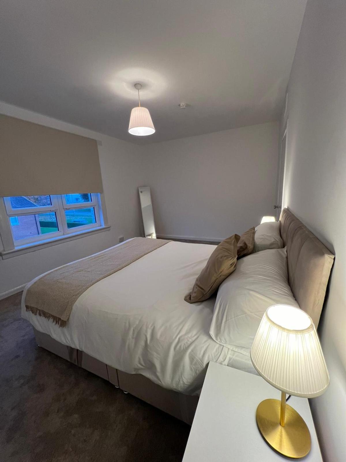 Archillects Entire Two Bedroom Comfy House - Free Parking グラスゴー エクステリア 写真